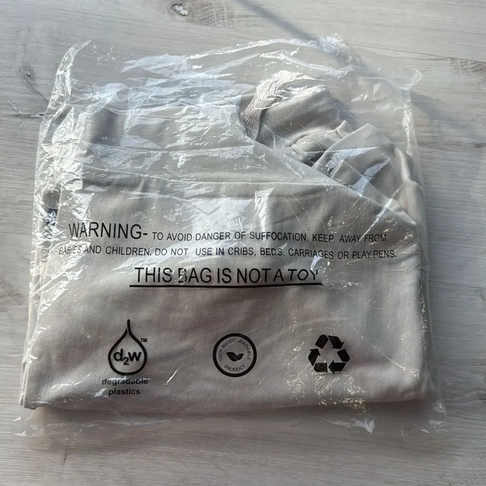Kyte Baby Long Sleeve Pajamas in Almond‎ Size 2T NWT in packaging